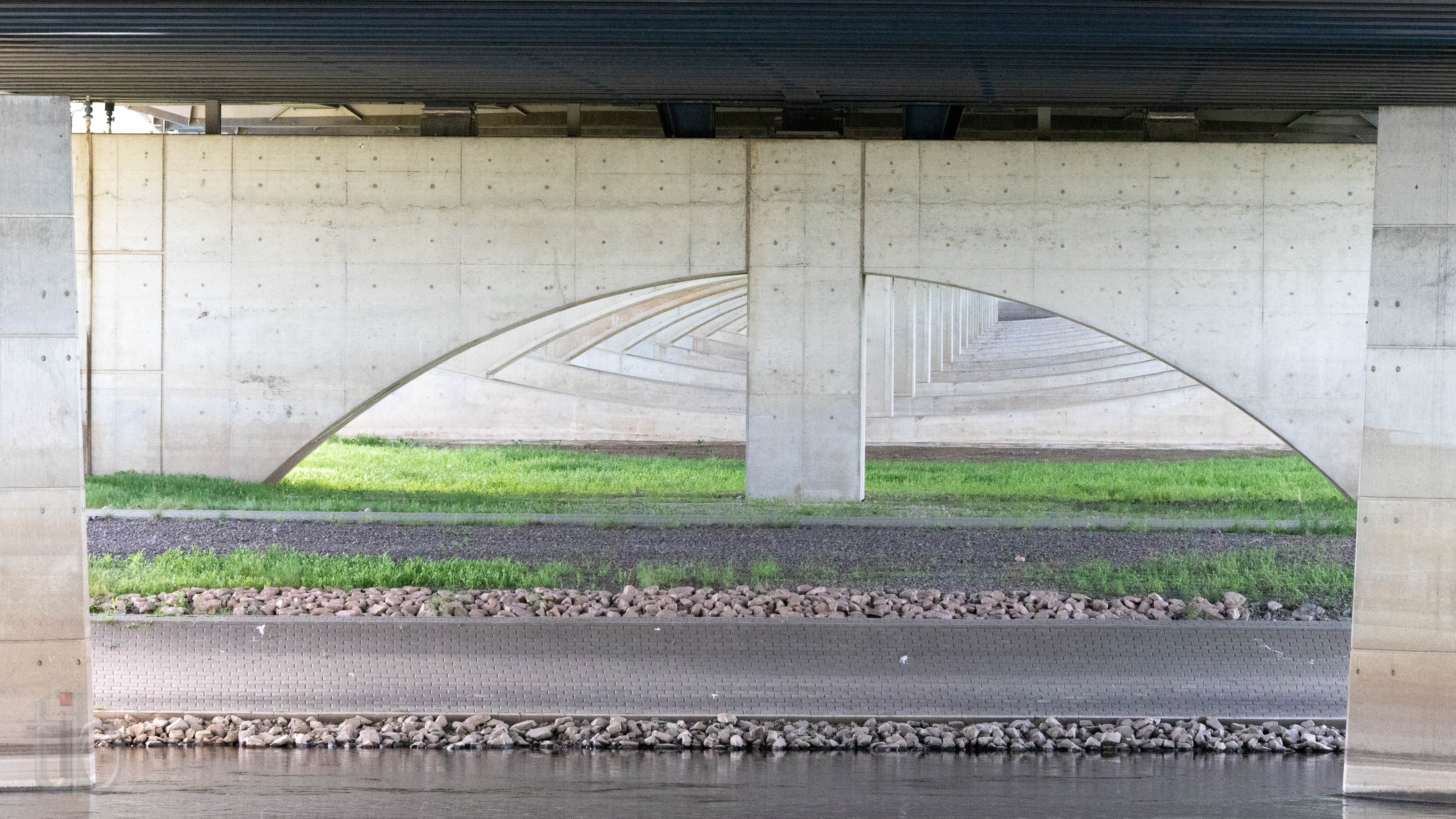 Vorlandbrückenpfeiler asymmetrisch