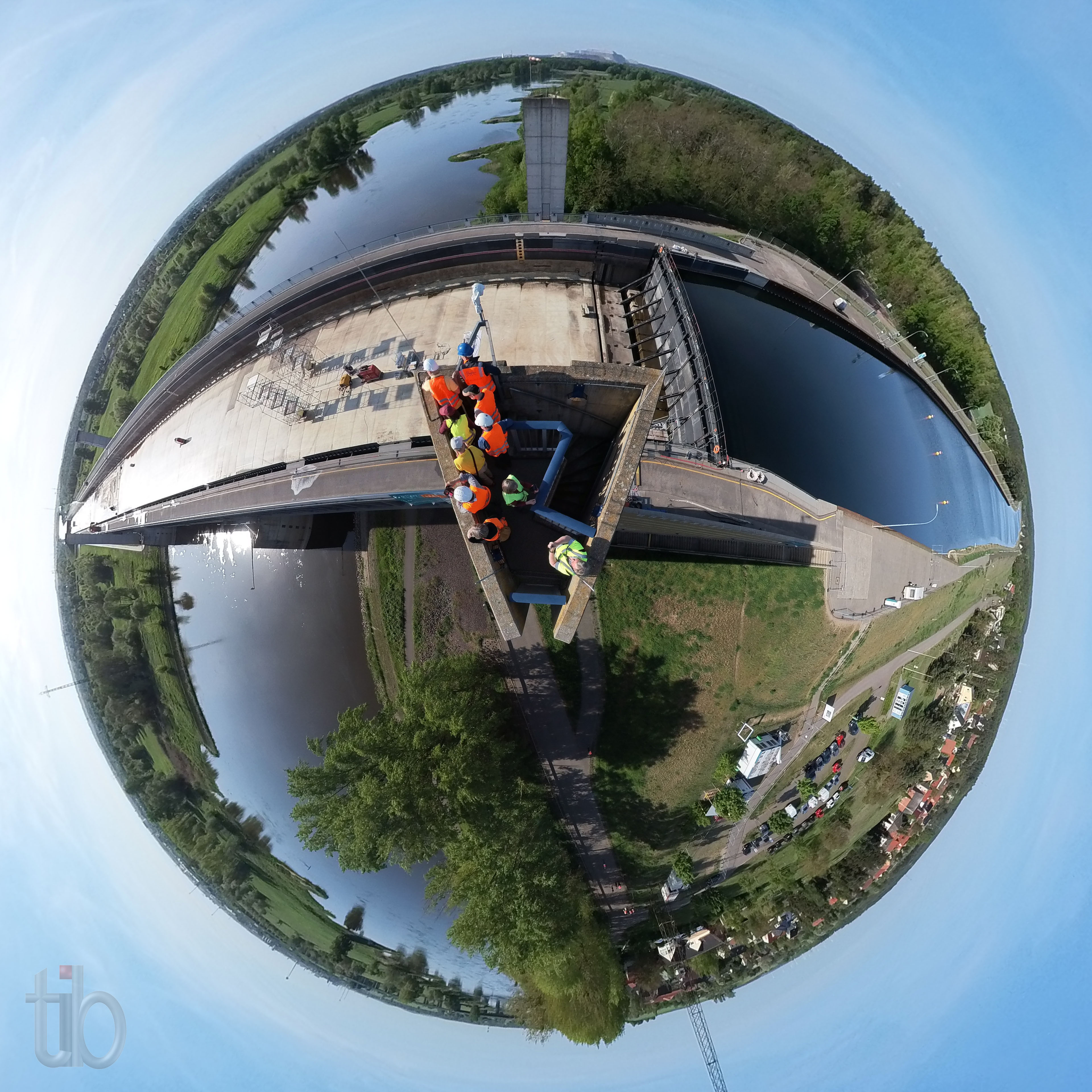 auf dem südöstlichen Pylon mit 360°-Kamera