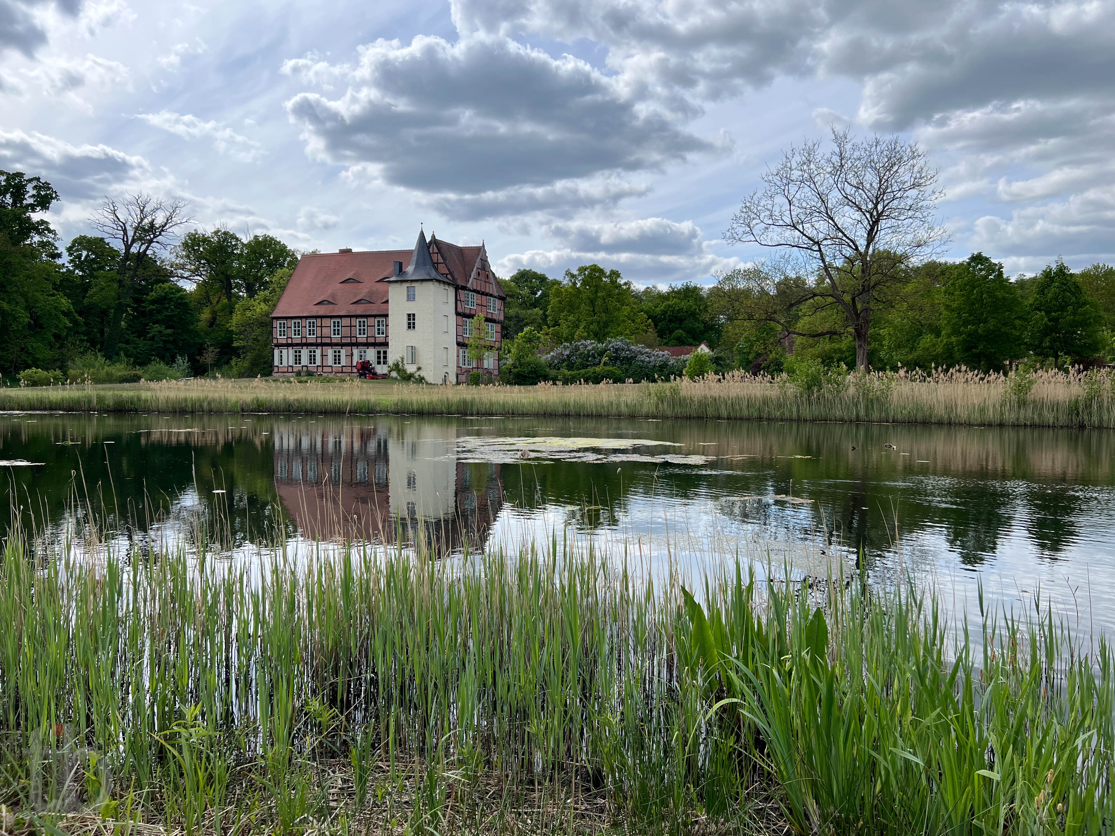 Gutshaus Briest mit Teich